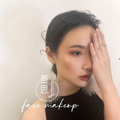 化妆明星网红有哪些名字,揭秘当红化妆明星网红的璀璨名字