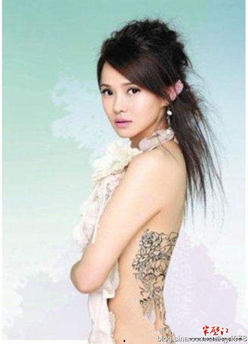 纹身美女明星网红图片,揭秘网红明星的个性纹身艺术