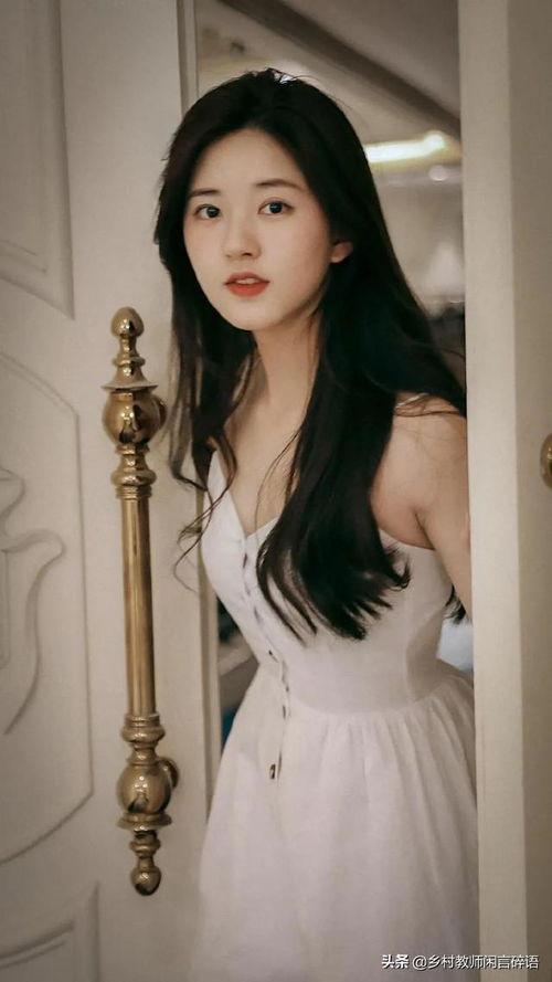 免费的明星网红壁纸图片,瞬间点亮你的手机屏幕