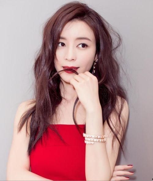 红衣出圈的女明星网红,女明星网红的出圈传奇