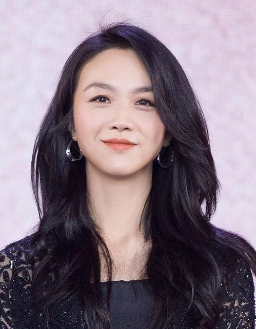 明星网红喜欢戴的耳环,明星网红热爱的时尚耳环大盘点