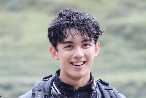 双鱼座男明星网红,梦幻魅力，网络星光璀璨